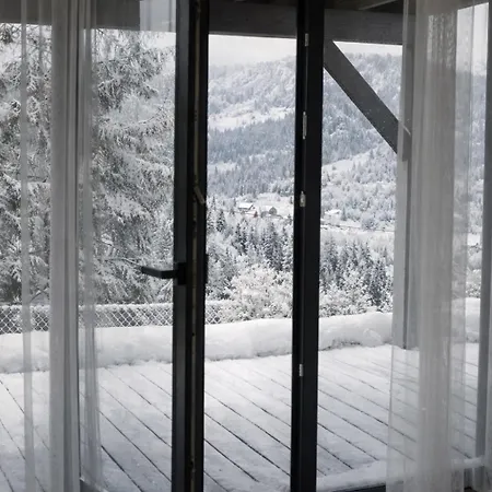 лісогори 公寓 *